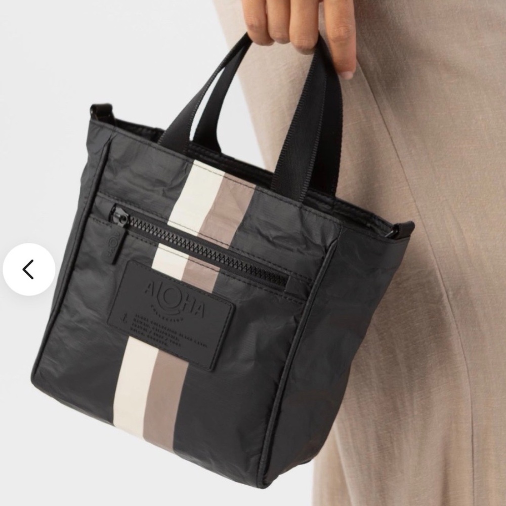 ALOHA Collection Le Voyageur Tote NWT